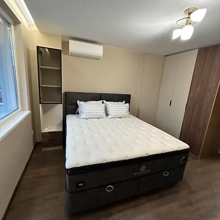 Quiet 2bd Near Sea Garden & By Apartmax דירה וארנה