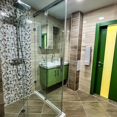 Quiet 2bd Near Sea Garden & By Apartmax فارنا