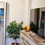 Quiet 2bd Near Sea Garden & By Apartmax Várna
