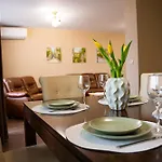 Apartman Quiet 2bd Near Sea Garden & By Apartmax